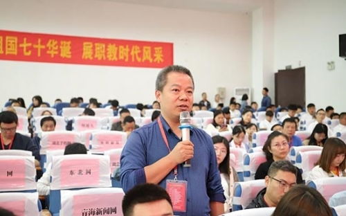 全国融媒采访团走进武汉交通职业学院探寻 水上速度