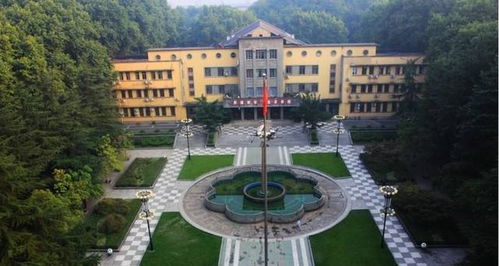 武汉 依山而建 的4所211大学,实力强就业率高,风景也美如仙境